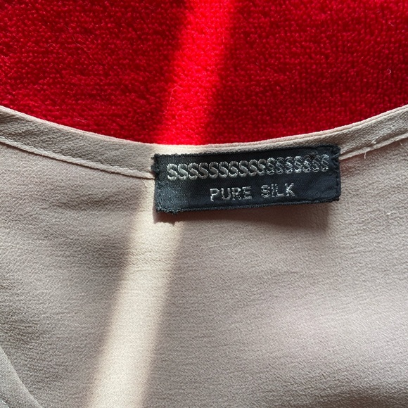 Women’s silk button up shirt - Picture 2 of 3